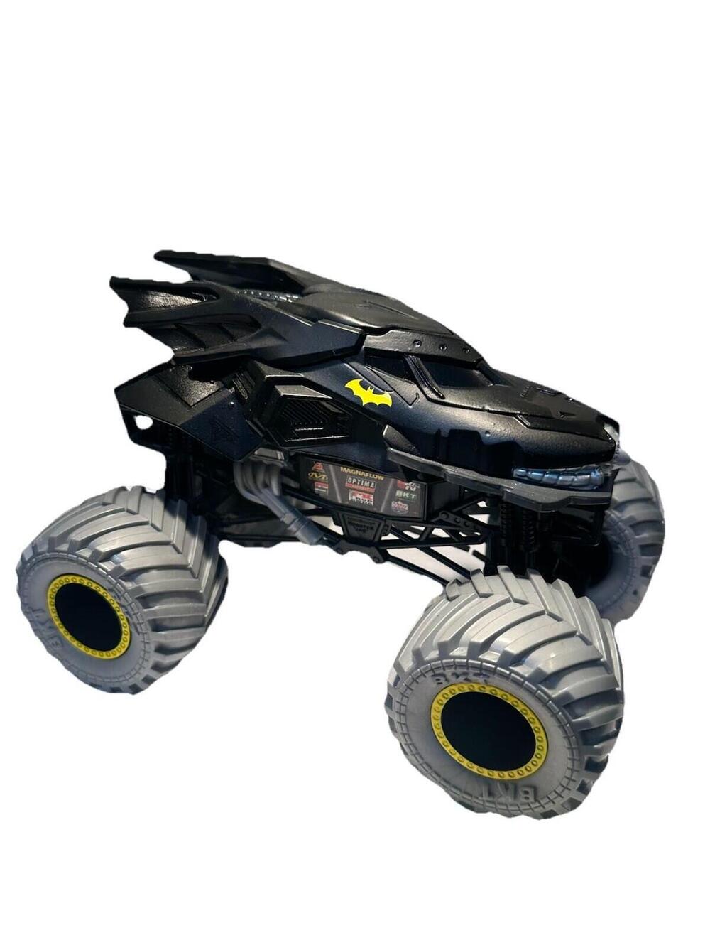 Monster Jam Batman Monster Truck 1:24 Diecast 2023 Spin Master Light Gray Tires